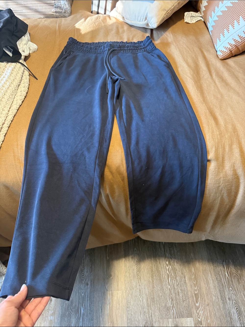 Athleta sea soft navy pant. Petite length
